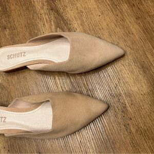 Schutz Women's Tan Pointed-Toe Flats